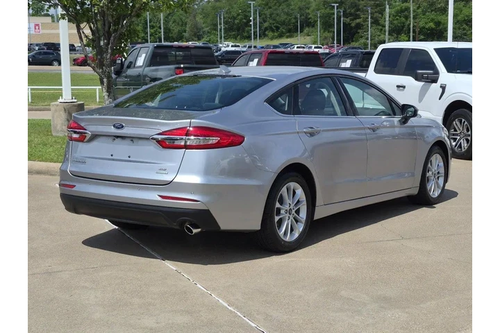 $18301 : Ford Fusion 2020 SE 4dr Seda image 6