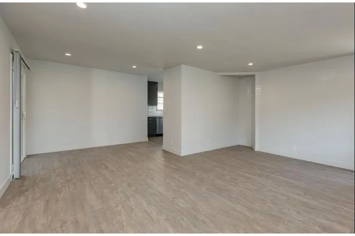 $1100 : APTO 1REC/1BAÑO/1PARKING image 3