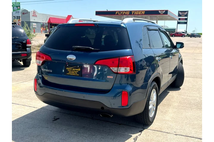 $9999 : 2014 Sorento LX 2WD image 2