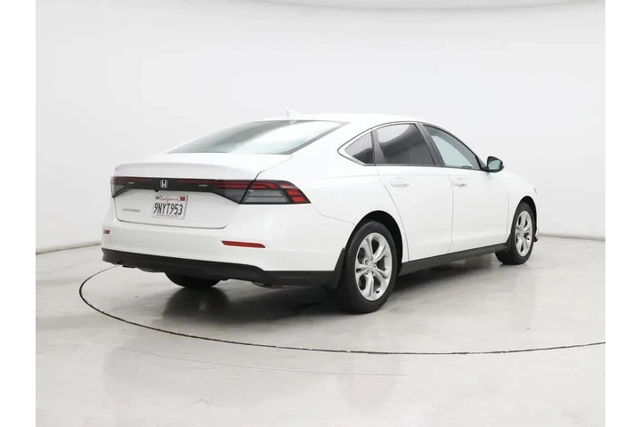 $24998 : Honda Accord 2024 LX 4dr Sed image 8