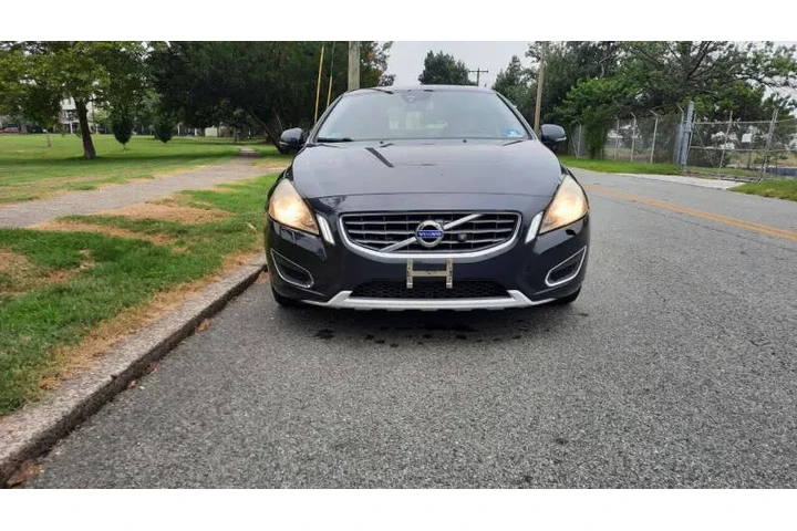 $4995 : 2012 S60 T5 image 5