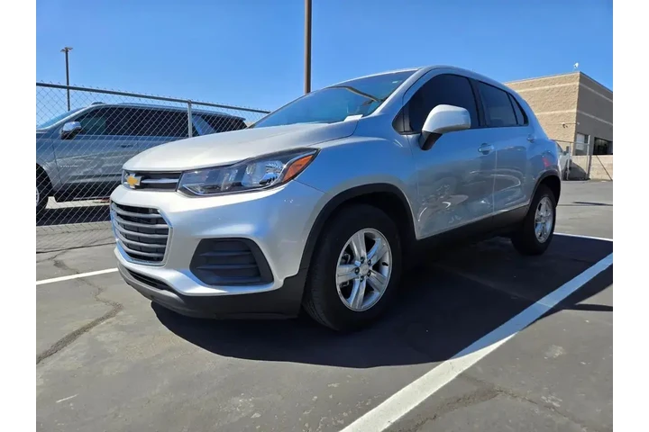 $17991 : Chevrolet Trax 2022 LS 4dr C image 2