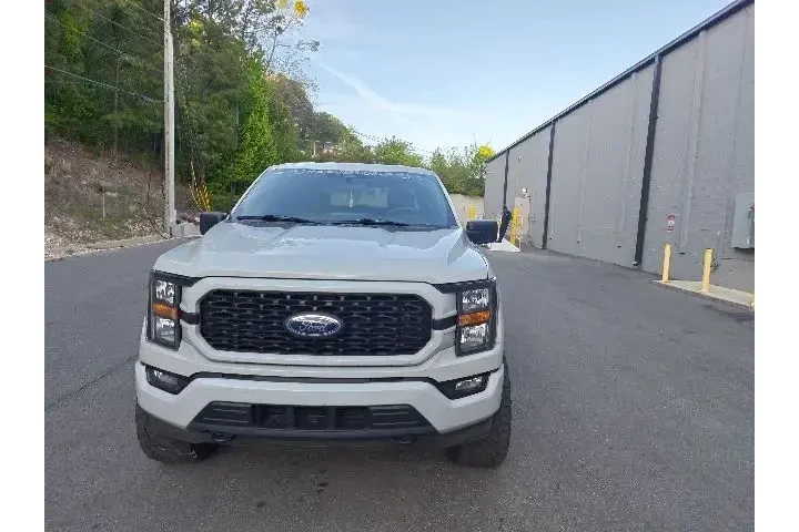 $37990 : Ford F-150 2023 4x4 Lariat 4 image 7