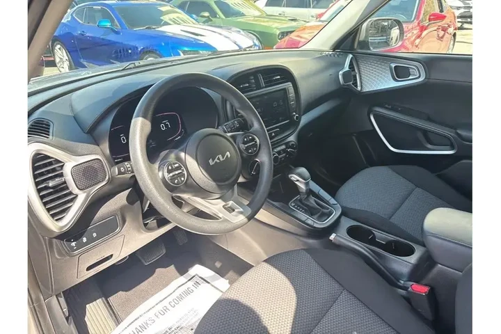 $16188 : Kia Soul 2023 S 4dr Crossove image 10