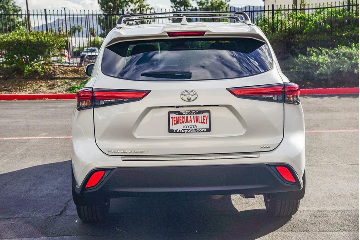 $36498 : Toyota Highlander 2023 XLE 4 image 6