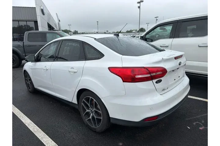 $10992 : Ford Focus 2018 SEL 4dr Seda image 4
