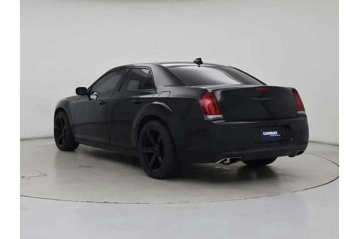 $25998 : Chrysler 300 2021 S V6 4dr S image 2