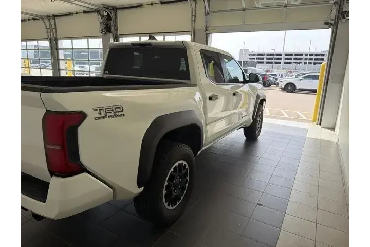 $39254 : Toyota Tacoma 2025 4x4 TRD O image 4