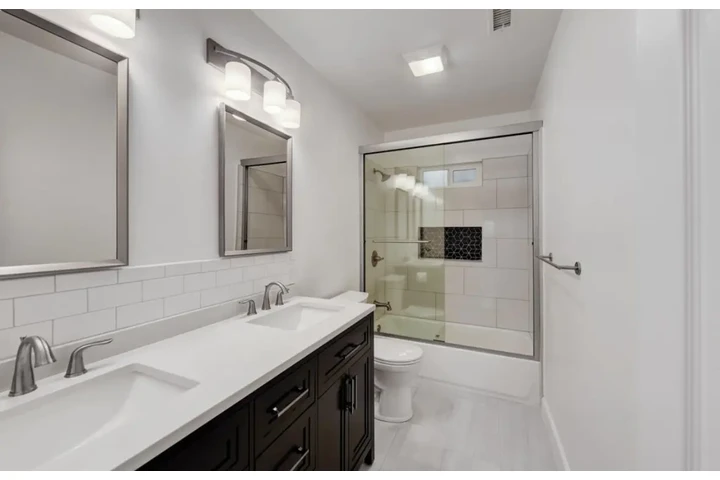 $2190 : 2Bed/2Bath Home in Los Angeles image 9