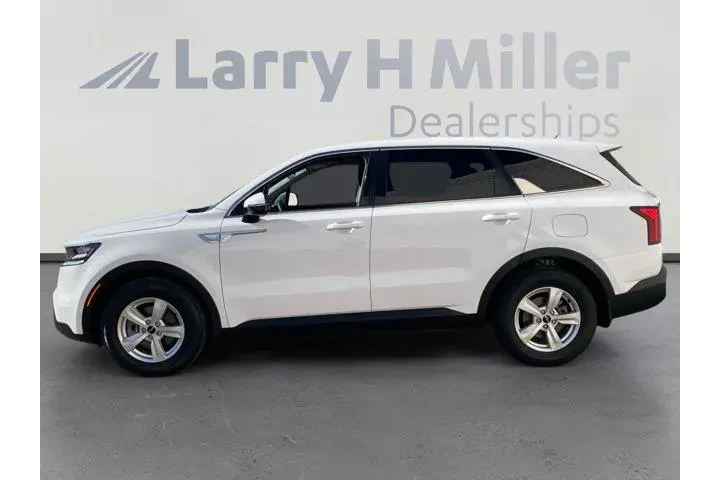 Kia Sorento 2022 LX 4dr SUV image 2