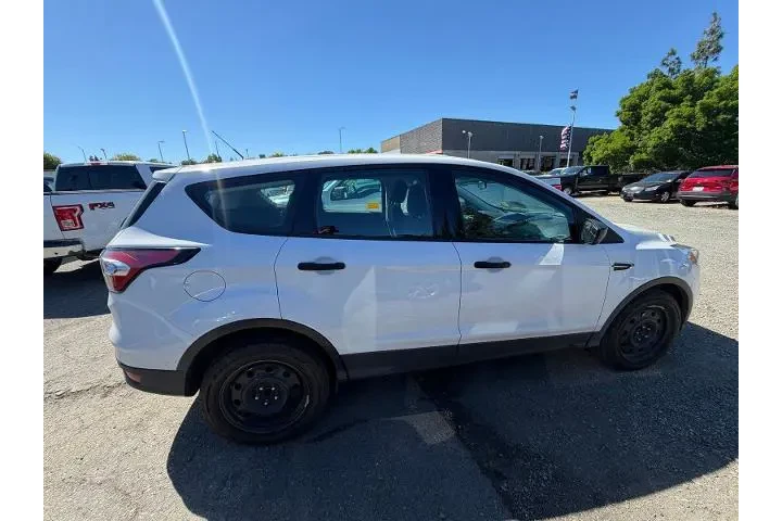 $7000 : Ford Escape 2017 S 4dr SUV image 6