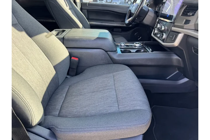 $38588 : Ford Expedition 2022 4x4 XLT image 6