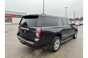 $16980 : 2016 GMC Yukon XL 4WD 4dr Den thumbnail