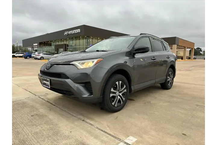 $14995 : Toyota RAV4 2017 LE 4dr SUV image 1