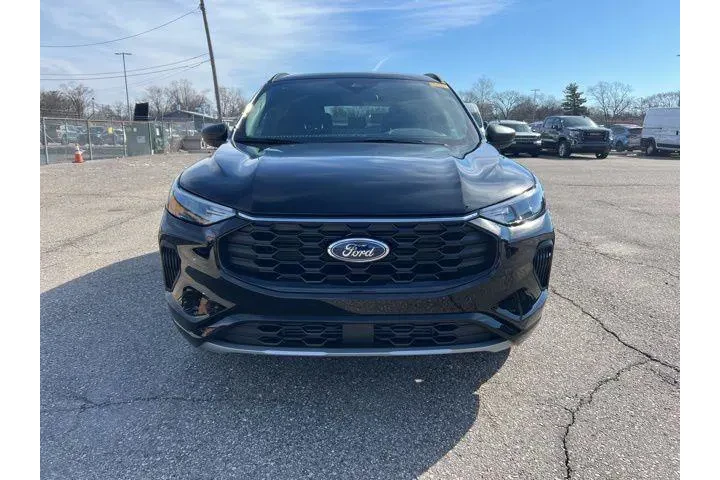 $24843 : Ford Escape 2024 AWD ST-Line image 2