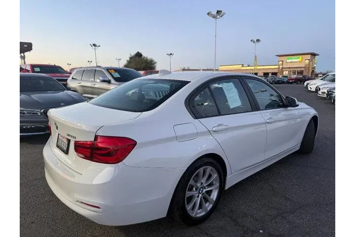 $16668 : BMW 3 Series 2018 320i 4dr S image 7