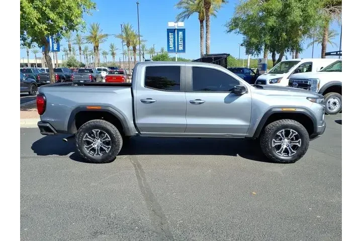 $39321 : GMC Canyon 2024 4x4 AT4 4dr image 3