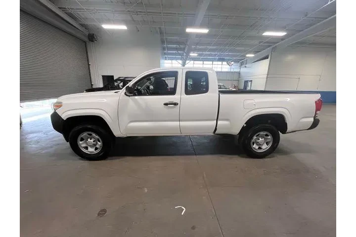 $23589 : Toyota Tacoma 2017 image 6