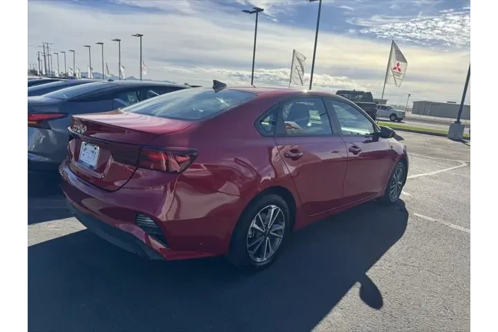 $17999 : Kia Forte 2024 LX 4dr Sedan image 5