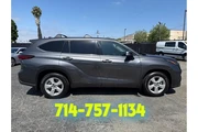 2022 Toyota Highlander LE thumbnail