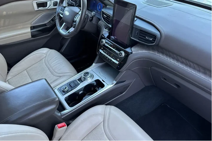 $31000 : Ford Explorer 2021 AWD Plati image 8