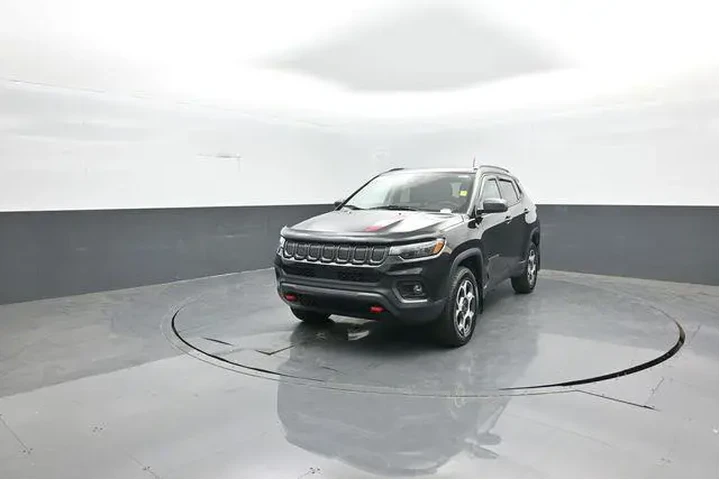 $22922 : Jeep Compass 2022 4x4 Trailh image 3