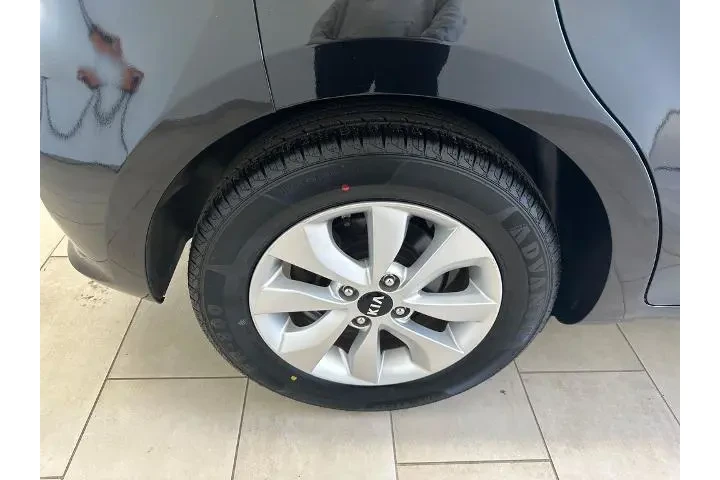 $12985 : Kia Rio 5-Door 2017 EX 4dr W image 8