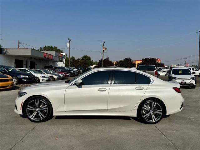 $26985 : 2021 BMW 3 Series 330i image 7