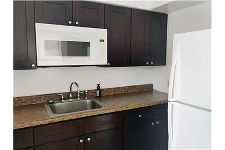 $1975 : Rental property with 2 bedro image 5