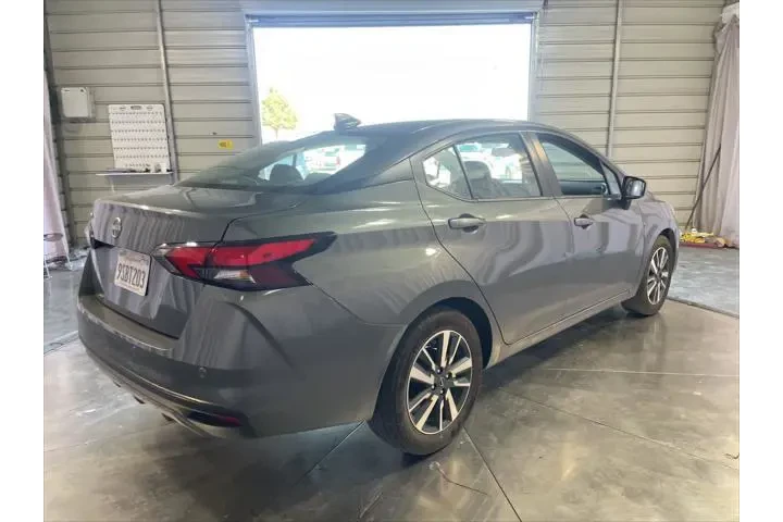 $16899 : Nissan Versa 2025 SV 4dr Sed image 6