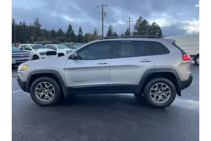 $18401 : Jeep Cherokee 2020 4x4 Trail image 9