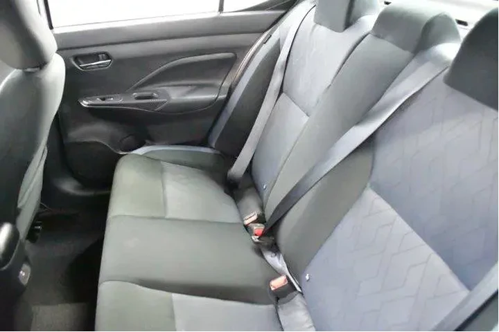 $17994 : Nissan Versa 2025 SV 4dr Sed image 10