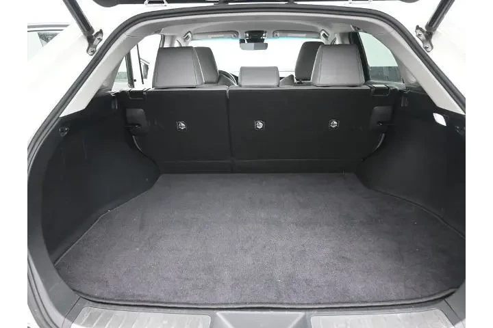 $26997 : Toyota Venza 2022 AWD XLE 4d image 2