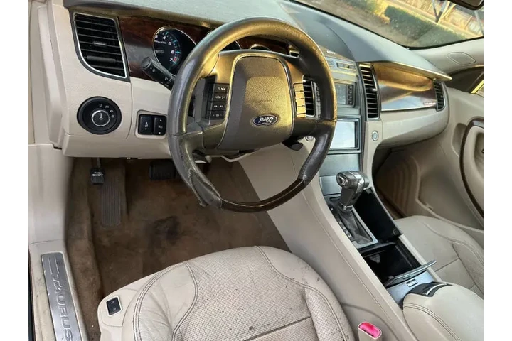 $3500 : 2011 Taurus Limited image 4
