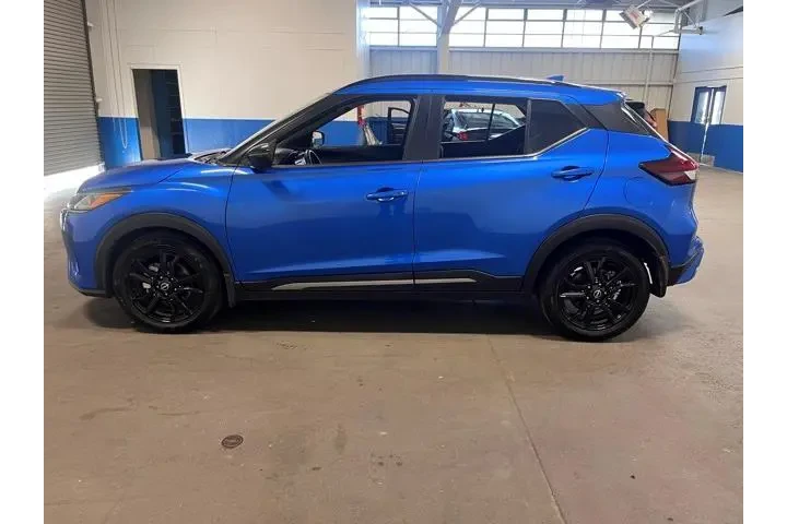 $17954 : Nissan Kicks 2023 SR 4dr Cro image 6