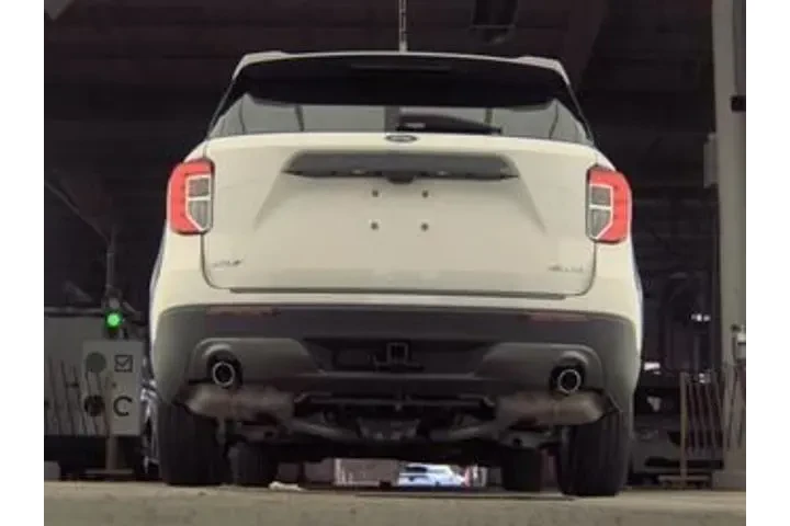 $34455 : Ford Explorer 2023 AWD XLT 4 image 3