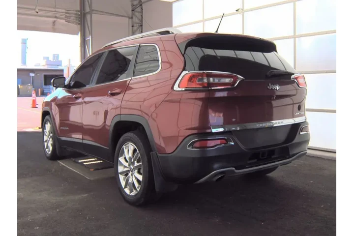 $3900 : 🚘Jeep Cherokee latitud image 6