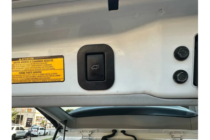 $13495 : 2012 TOYOTA SIENNA image 8