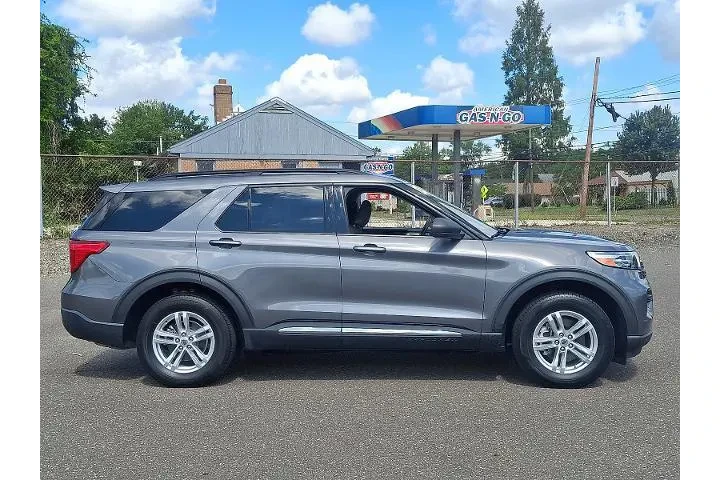 $29994 : Ford Explorer 2022 AWD XLT 4 image 7