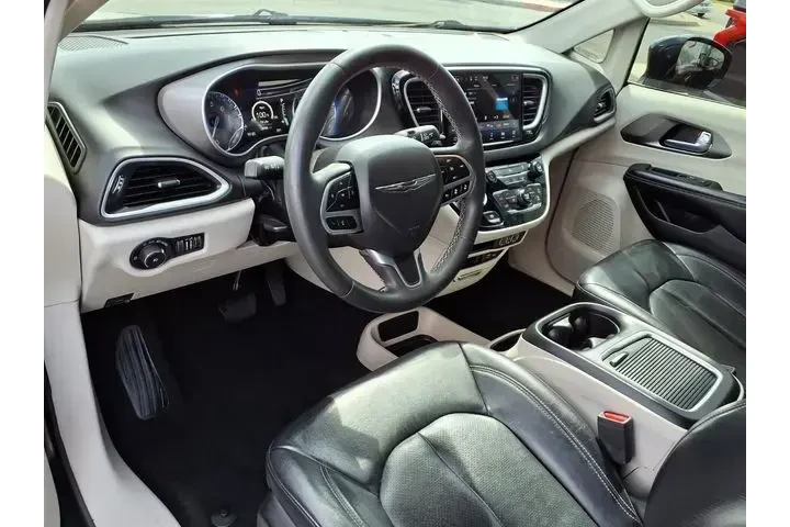 $17999 : Chrysler Pacifica 2022 Touri image 5