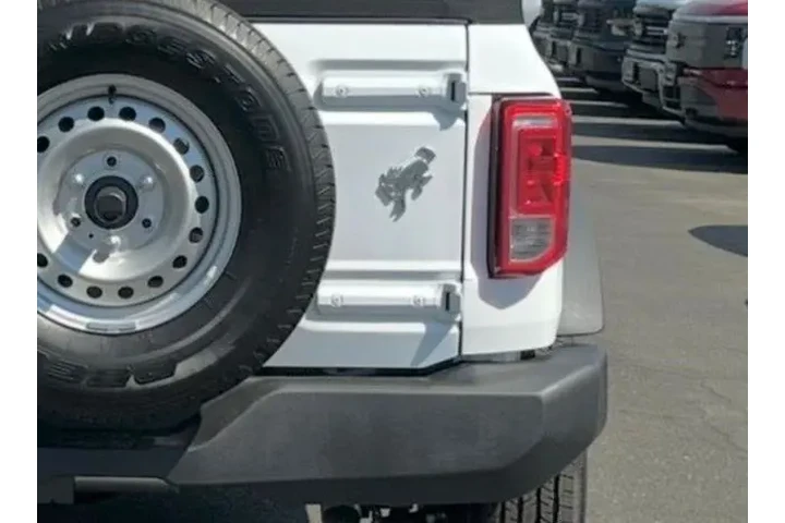 $39995 : Ford Bronco 2025 4x4 Base 4d image 7