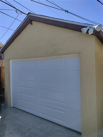 Garage door + motor image 1