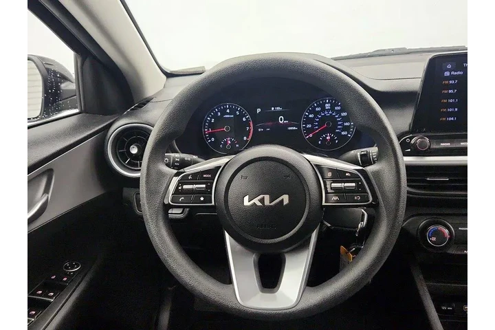 $18998 : Kia Forte 2023 LXS 4dr Sedan image 10