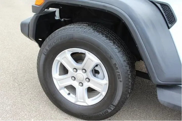 $26998 : Jeep Wrangler Unlimited 2020 image 9