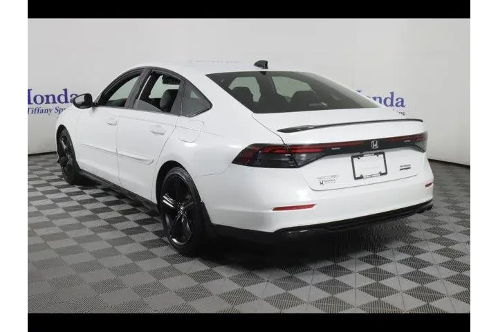 $31875 : Honda Accord Hybrid 2023 Spo image 5
