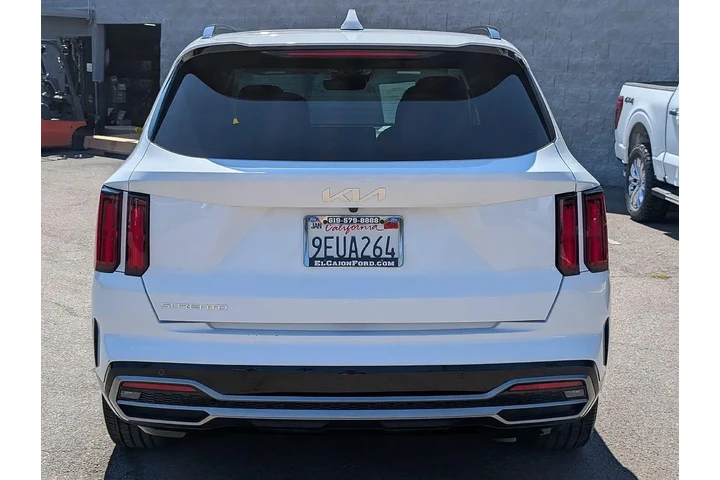 $32336 : Kia Sorento 2023 SX 4dr SUV image 9