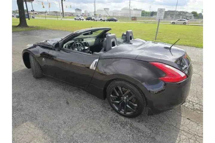 $23699 : 2017 370Z image 3