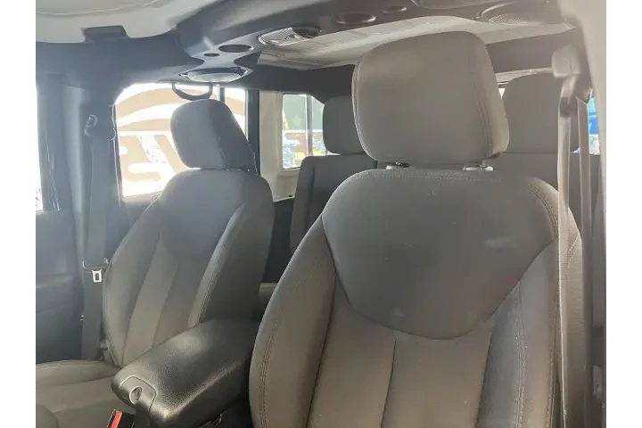 $13465 : Jeep Wrangler Unlimited 2014 image 10