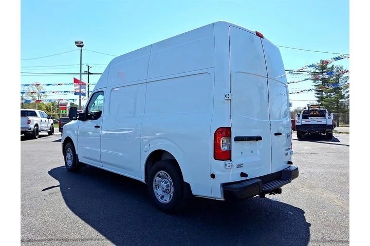$23500 : 2016 NV 2500 HD image 4