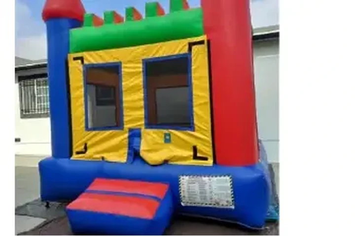 SILLAS Y MESAS DE RENTA image 9